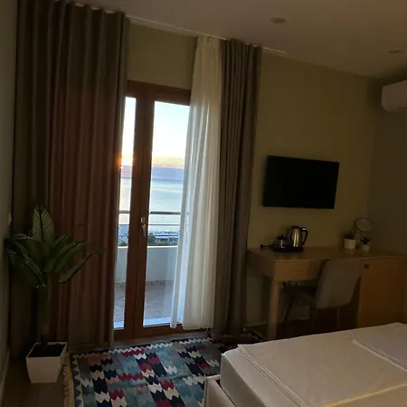 Lumar Hotel